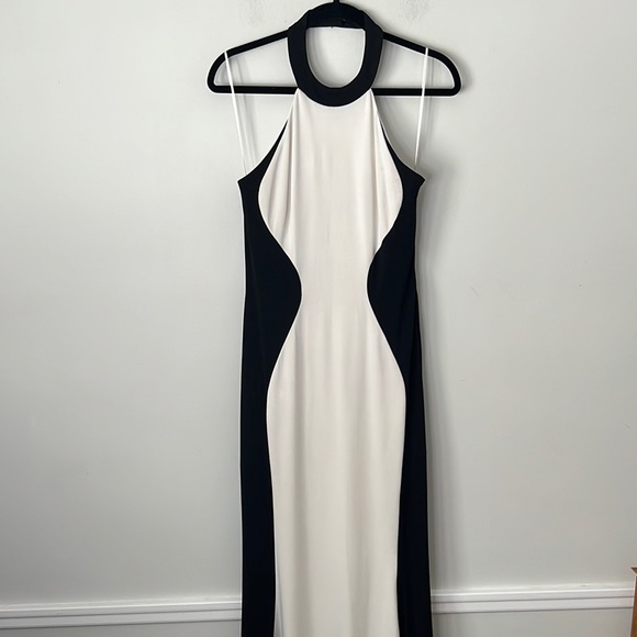 Cache Elegant two tone figure flattering halter Dress - Picture 10 of 10